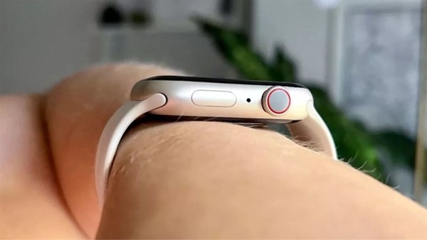 Apple Watch Series 8 màu bạc là lựa chọn thú vị cho những người muốn thay đổi nhiều phong cách khác nhau từ trẻ trung, thanh lịch, sang trọng  